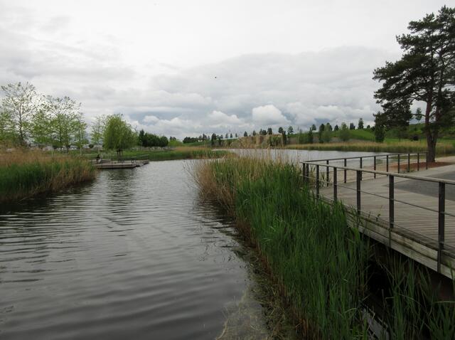 Die Gruppe wurde wieder nicht nass. Aber der Karlsee vermittelt einen verlassenen Eindruck bei dem bedeckten Himmel
