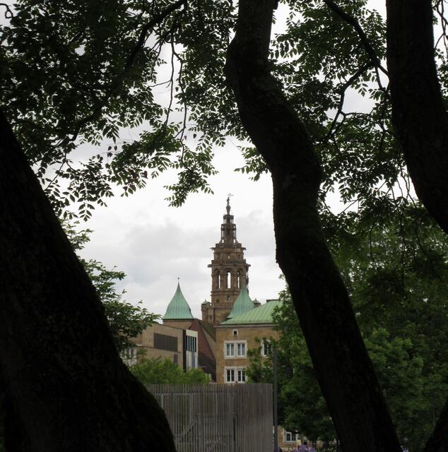 Einen bemerkenswerten Ausblick auf die Kilianskirche bietet der Stadtgarten.