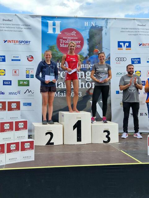 Bettina Englisch bei der Siegerehrung 