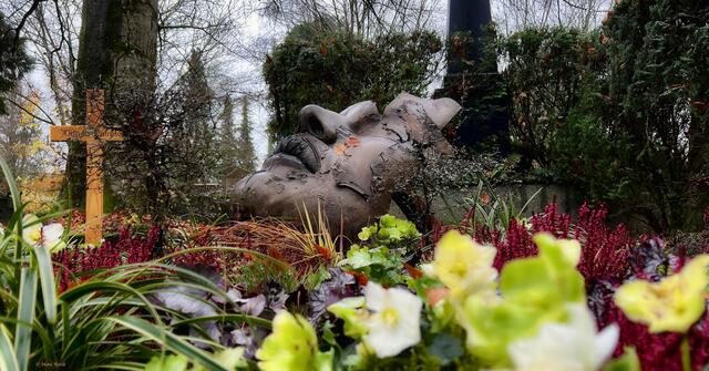Kunst im Friedhof (Ophelia von Gunther Stilling) | Foto: Moni Bordt