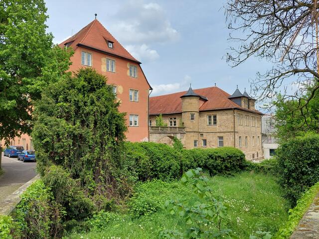 Das Schloss ist herrlich jedoch renovierungsbedürftig.