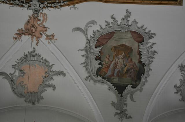 Ich bewundere die Maler von damals. Wie sie über Kopf solche Arbeiten ausgeführt haben. | Foto: Daniela Somers