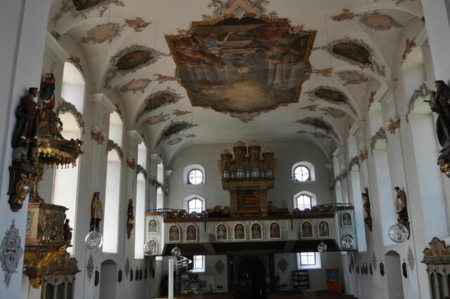 Die Kirche ist innen sehr beeindruckend | Foto: Daniela Somers