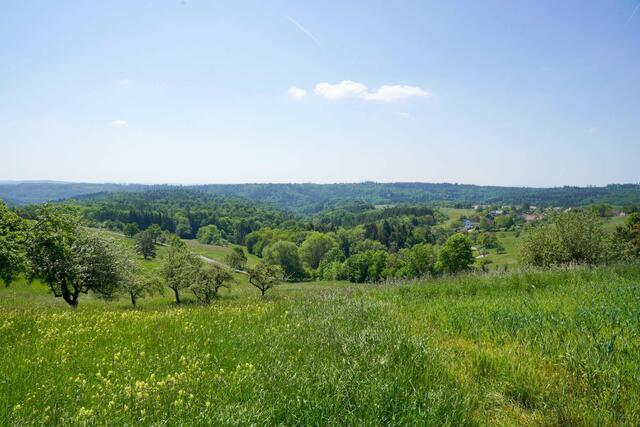 rechter Hand liegt Nassach