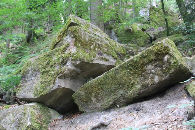 und weiter