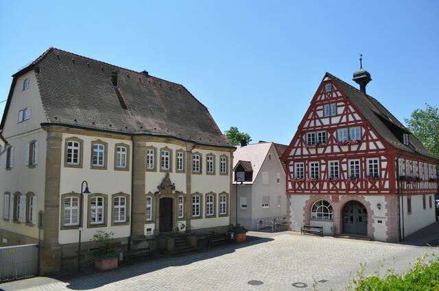 Evang. Pfarrhaus von 1763  und altes Rathaus | Foto: Daniela Somers