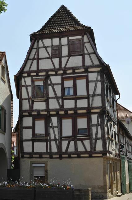 Fachwerkhäuser. Jedes Haus hat einen Hingucker. Hier ist es diese spezielle Form. | Foto: Daniela Somers