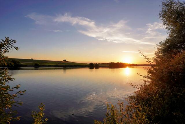 Sonnenuntergänge am Neckar sind immer wieder schön.