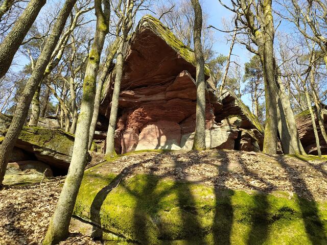 Am Felsenmeer unterhalb der Kalmit