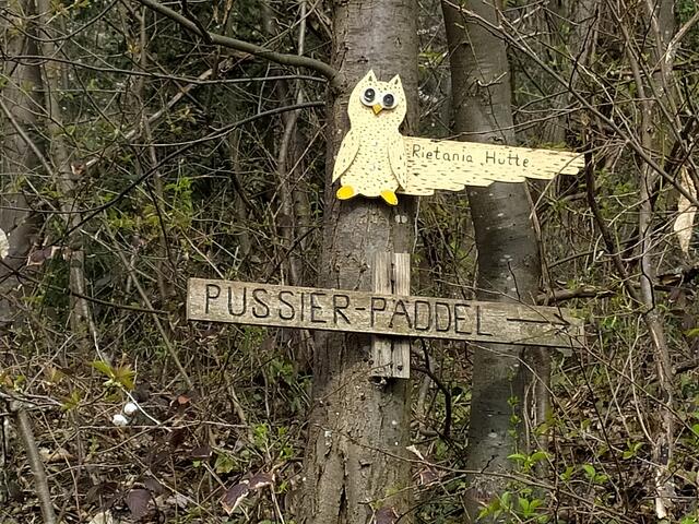 Hier sind wir am Ende des Pussier-Päddels, das zum Schmunzeln einlädt. 