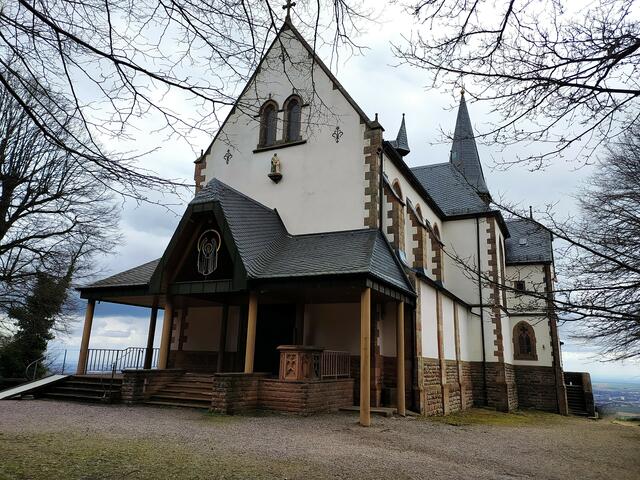 St. Anna-Kapelle hoch über Burrweiler