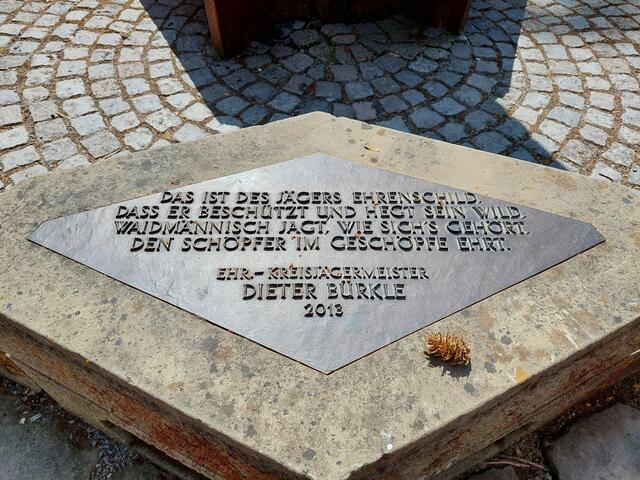 Und unser aller Aufgabe ist es , unsere wunderbaren Wälder zu schützen und pfleglich mit ihnen umzugehen.