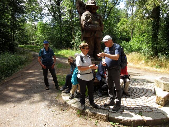 Fast zurück am Gaffenberg, hatte auch Christa die Auszeichnung für 500 gemeinsame Kilometer verdient. 