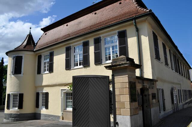 Von der Strassenseite recht unscheinbar, ist es vom Schlosshof gesehen, ein echter Hingucker. | Foto: Daniela Somers