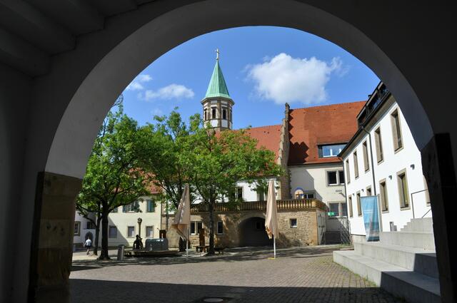 Blick durch den Durchgang zum Deutschhof Innenhof | Foto: Daniela Somers