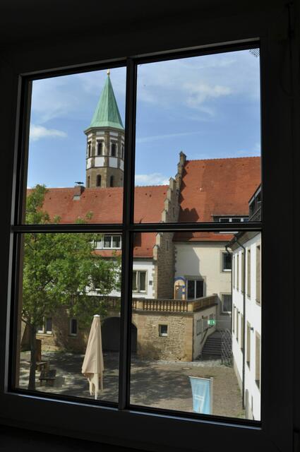 Blick vom Museumsfenster in den Deutschof | Foto: Daniela Somers