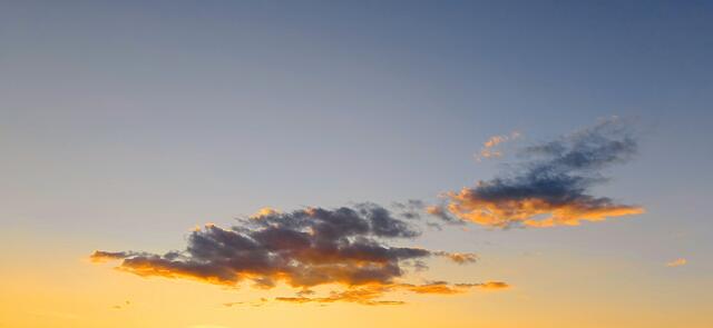 Wolken im Sonnenuntergang 🌄 | Foto: Kai Weyreter