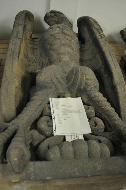 Wappenadler vom Alten Stadttheater an der Allee | Foto: Daniela Somers