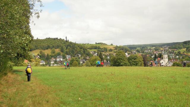 Vom Aussichtspunkt bei der Julius-Schmidt-Hütte Richtung Lenzkirch. | Foto: Isolde Reitz