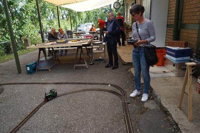 Katja Bernecker in ihrem Element -- selbst fahren -- selbst regeln! Sie kann es -- sie hat sich bewährt! | Foto: Helmut Epp