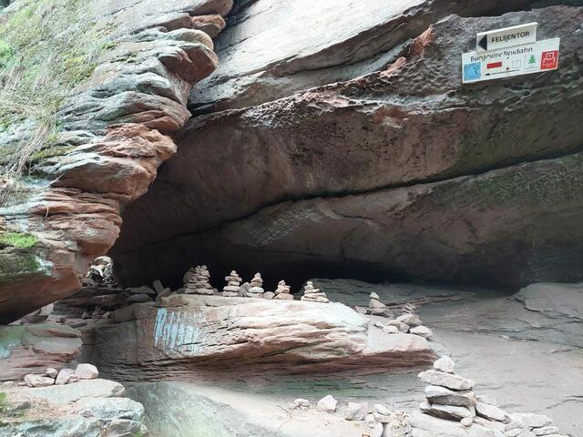 Steinmännchen im Felsentor | Foto: Ute Schmalz