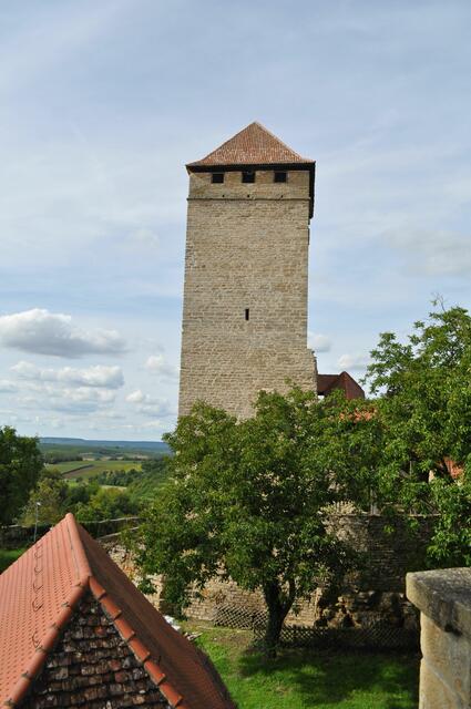 Der Bergfried. Er war Teil der unteren Burg. | Foto: Daniela Somers