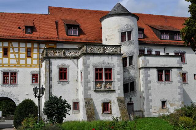 Mittlerweile wurde der Palas und das Torhaus restauriert.  | Foto: Daniela Somers