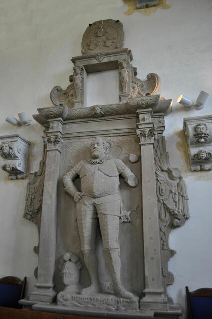 Epitaph in der Kapelle. Konrad von Liebenstein. Früher stand es im Kirchhof des Klosters im Itzinger Hof. | Foto: Daniela Somers