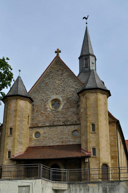 Die Kirche mit den zwei Treppentürmen. | Foto: Daniela Somers