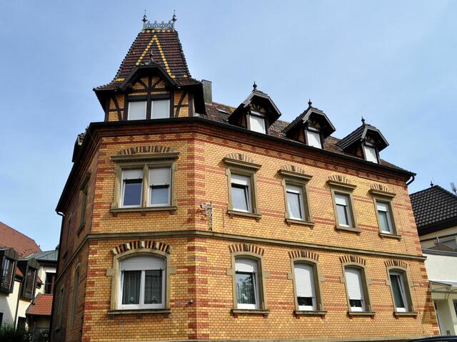Auch für dieses schöne Haus, dass wohl in der Gründerzeit entstanden ist, habe ich keine Erklärungen gefunden. | Foto: Daniela Somers