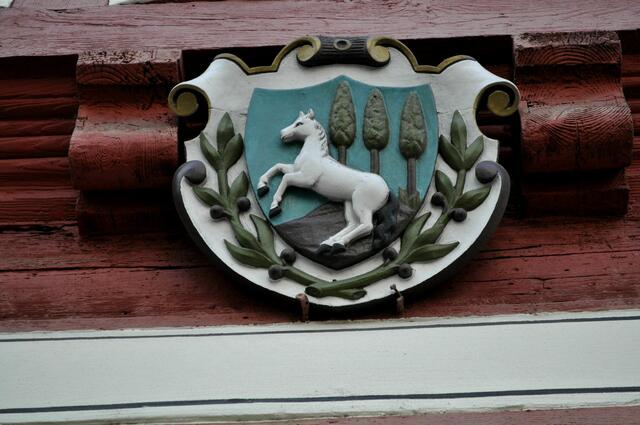 Auch das Wappen von Kochendorf ist am Gebäude zu sehen. | Foto: Daniela Somers