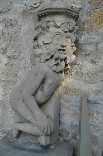 Das Klopferle. Diese Rekonstruktion ist neben dem Eingangsbogen. Das Original ist im Museum. In Sachsenheim kennt jeder das Klopferle. Es gibt sogar einen Klopferles-Tag und einen Kindergarten Klopferle. | Foto: Daniela Somers