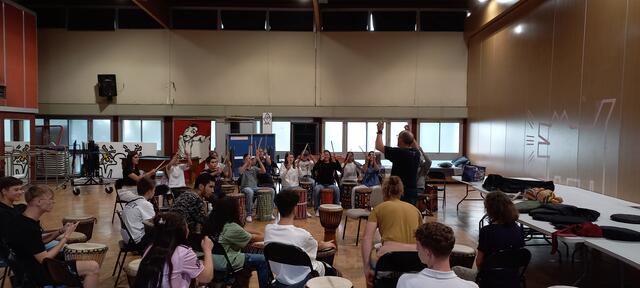 Foto: Pr - Cours de percussion africaine - mit Julien Charnet
