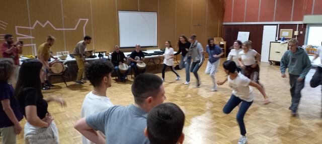 Foto: Pr - Cours de danse africaine - mit Tanzlehrerin Carolina