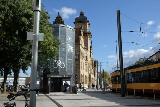 Heilbronn Das Radhaus beim Hauptbahnhof Heilbronn