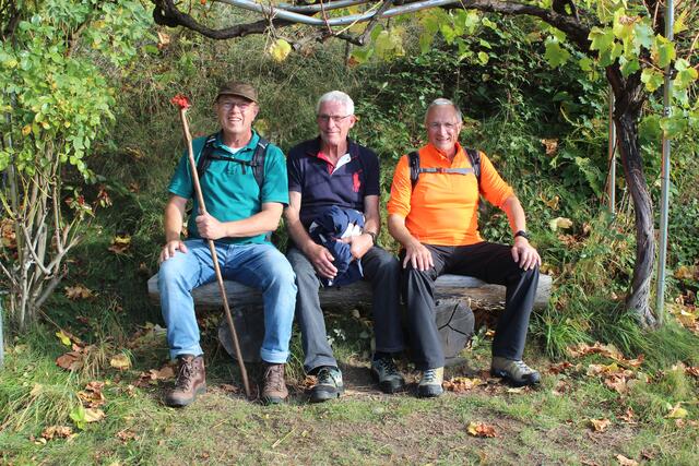 Kurze Pause auf der Weinwanderung | Foto: Klaus Bauer