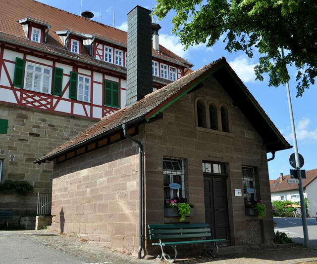 Schickes Backhaus vor dem Rathaus: Lehrensteinsfeld. | Foto: Daniela Somers