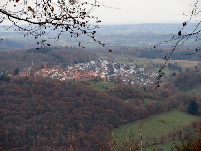 Wie im Hintergrund bereits zu erkennen, ein prächtiger Blick auf Dilsberg, an das die Wanderer so schöne Erinnerungen haben. | Foto: WandernGabyErich