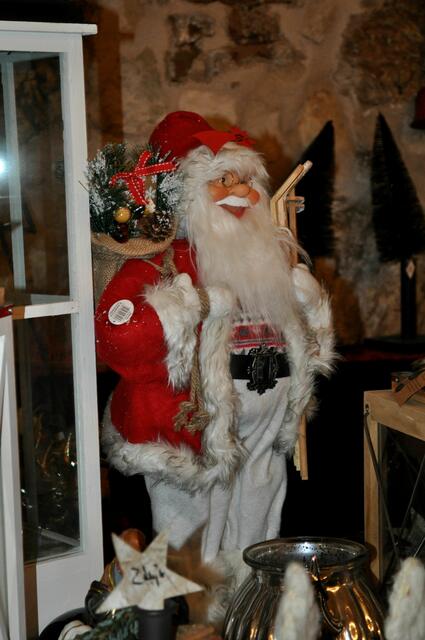 Der Nikolaus darf nicht fehlen. Ob es der gleiche ist vom ersten Bild? Hat er es tatsächlich über den Turm geschafft? | Foto: Daniela Somers