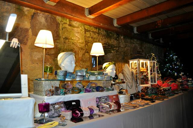 Viele Räume der Burg waren begehbar und mit Ausstellern bestückt. | Foto: Daniela Somers