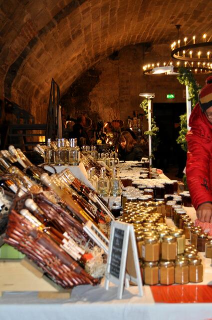 Senf, Honig, Liköre Essig und Öle. Alles was das Herz begehrt. | Foto: Daniela Somers