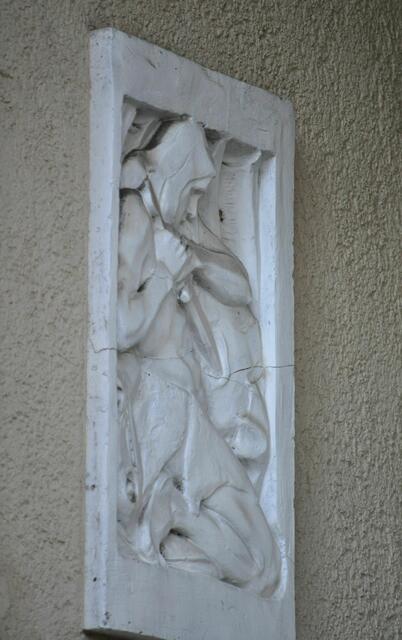 Relief am Eingangsbereich. | Foto: Daniela Somers