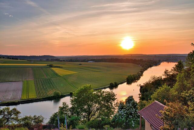 Mai - Blick auf den Neckar beim Krappenfelsen in Lauffen | Foto: Ulrich Seidel