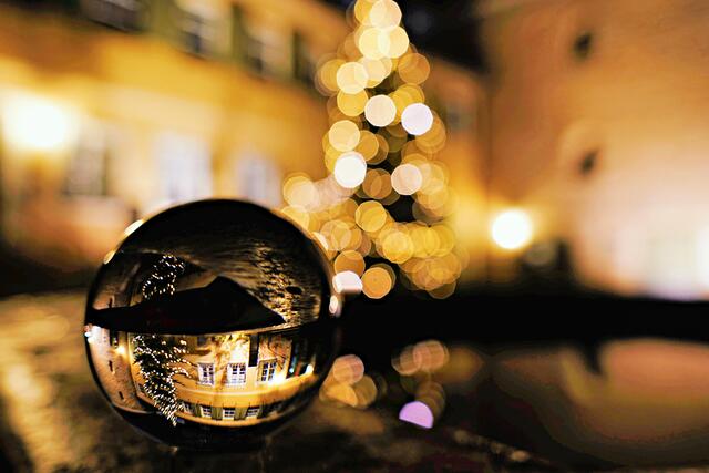Dezember - Weihnachtszeit am Lauffener Rathaus | Foto: Ulrich Seidel