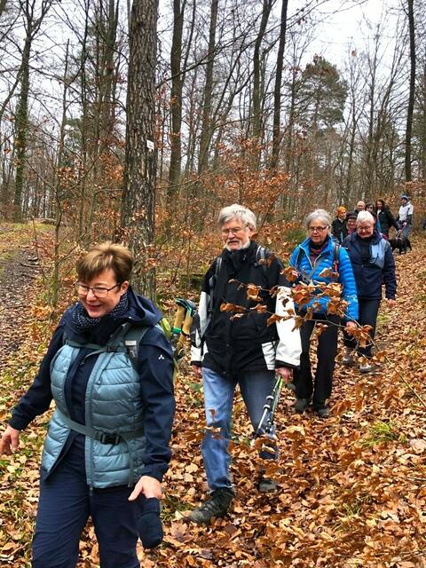 Entlang einem schmalen, sanften Pfad Richtung Rotenbrunnen. | Foto: Isolde Reitz