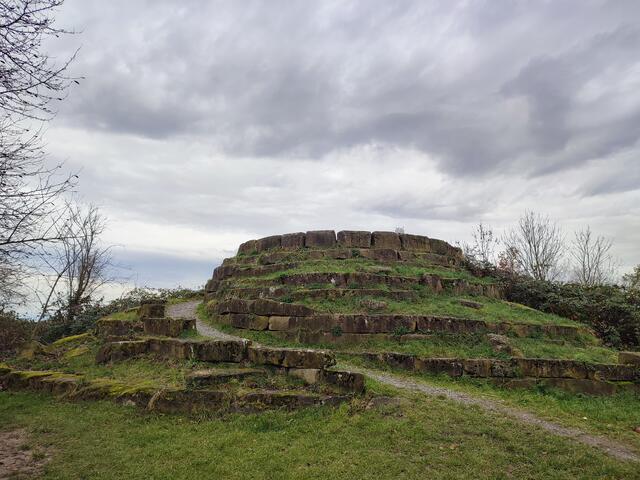 Extra angelegt oder von der ehemaligen Ziegelei übrig geblieben? Wer kann dazu etwas sagen? | Foto: Aurelia Kling