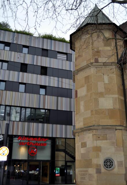 Der Treppenturm vom alten Fleischhaus mit der Fassade des Marrahauses. | Foto: Daniela Somers