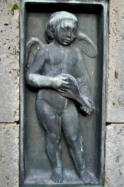 Grabmal der Familie Stotz. Hier kann man wunderschöne Schmiedearbeiten sehen. | Foto: Daniela Somers