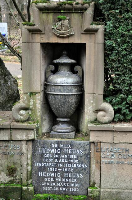 Grabstätte für die Familie von Dr. Ludwig Heuss.  Er war der Bruder von Theodor Heuss. Seine Wohnstätte in Heibronn wurde im 2. Weltkrieg zerstört. | Foto: Daniela Somers