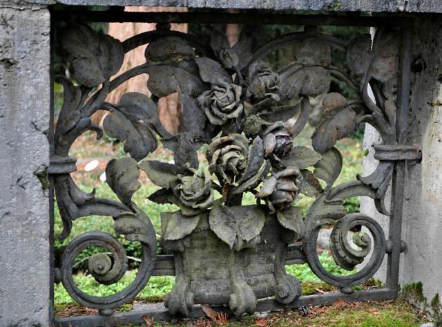 Grabmal der Familie Stotz. Hier kann man wunderschöne Schmiedearbeiten sehen. | Foto: Daniela Somers